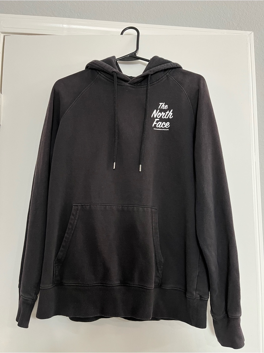 The North Face Womens M Black Graphic Hoodie Mountain Print Pullover Sweatshirt